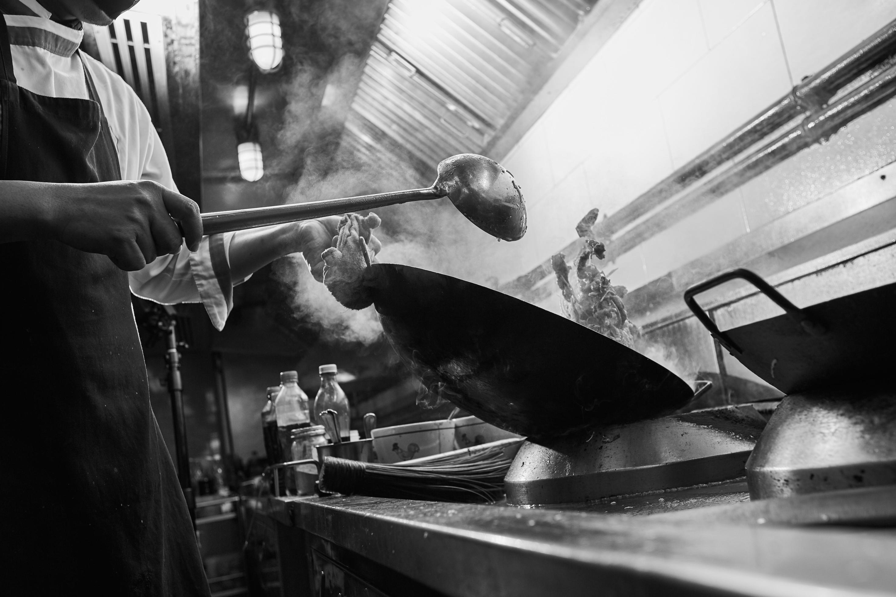 Tar-Rixu chef preparing seafood